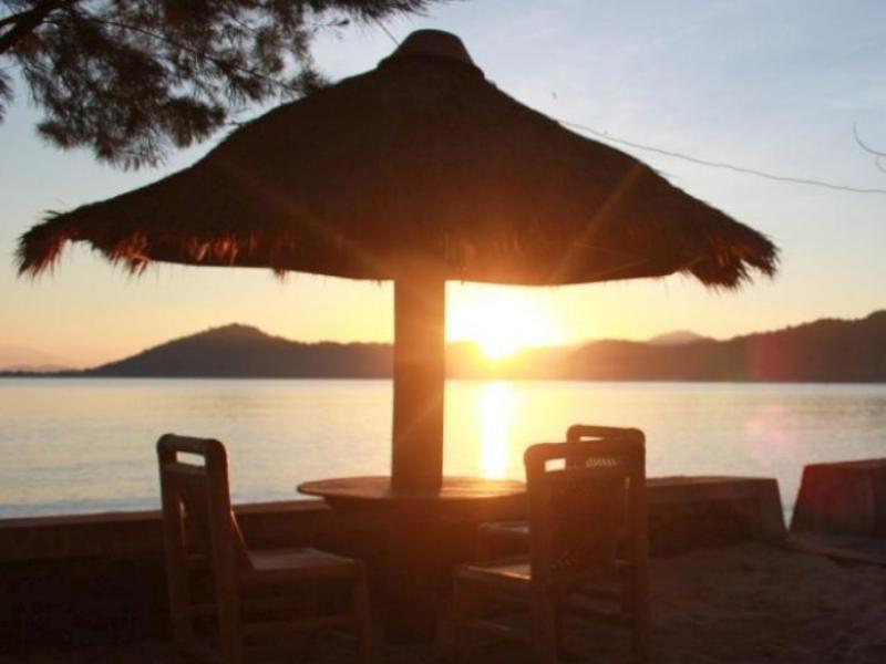 Krisna Bungalows And Restaurant Sekotong Exterior photo